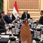 رئيس الوزراء يتابع مع الوزارات المعنية تطوير منظومة الرى لزراعة قصب السكر