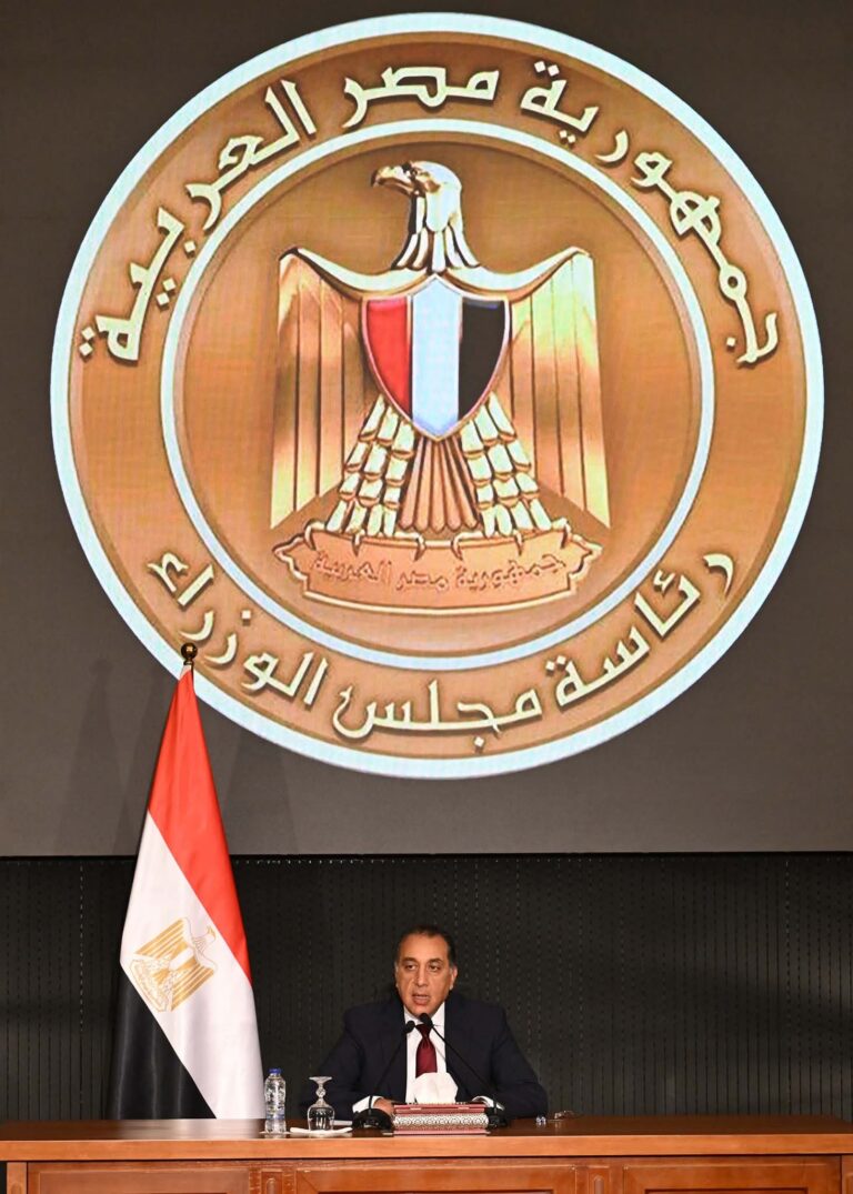 رئيس الوزراء: لا توجد أزمات داخلية في الوقت الراهن في أي من قطاعات الدولة كما لا يوجد تأخر أو عدم استجابة لأية طلبات لفتح اعتمادات دولارية